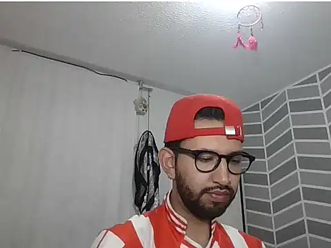 thomass1018n Live XXX chat