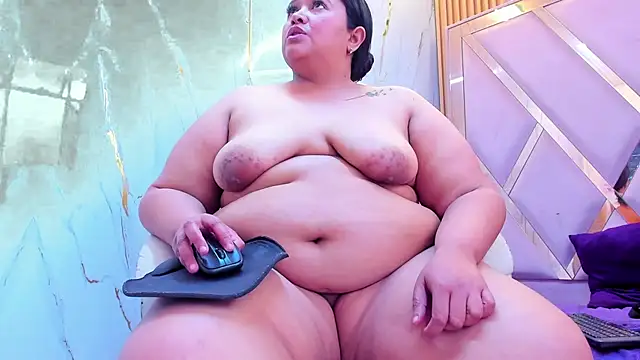 BustyyJuicy_Rs Show in webcam