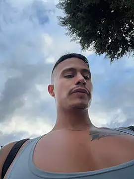 DOMINICKVEGAS77 Show in webcam