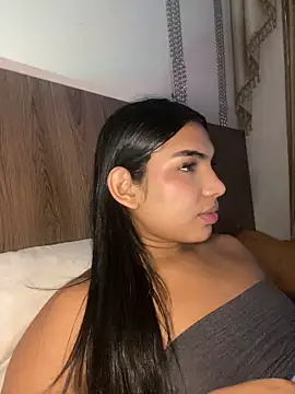 VeronicaSaenzx's Live XXX Chat