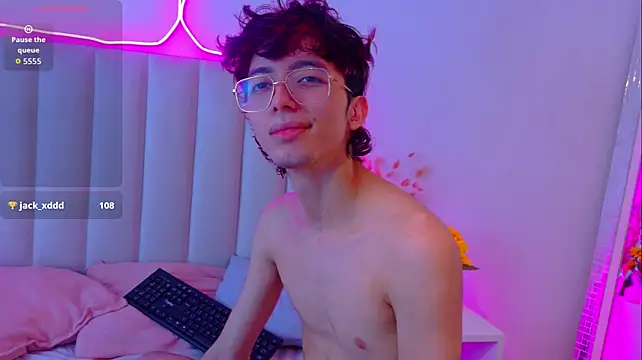Twink_Sebas7 即時 XXX 聊天