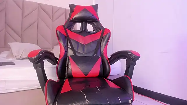Онлайн чат XXX MaxLeons