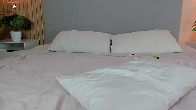 Chatroom XXX en direct de AlannaRussell_