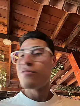 Chat XXX ao vivo de TavoHot_