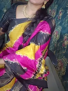 Shalini_telugu09's Webcam Show