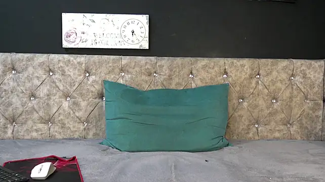 Chat +18 de EnzoKnox ao vivo