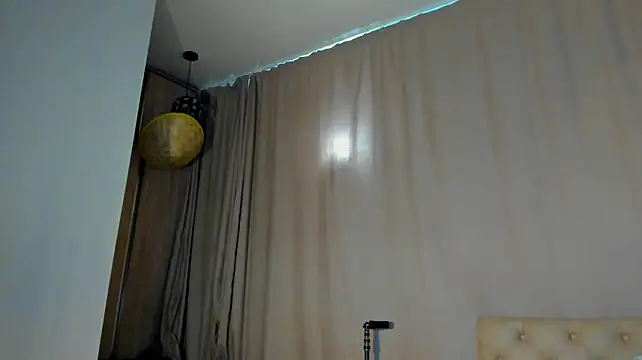Lesyalisss 现场XXX聊天