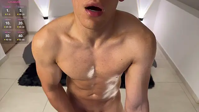 Maxx_Lancaster Adlı Modelin Canlı XXX Sohbeti