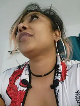 Indianbrownie Adlı Modelin Canlı XXX Sohbeti