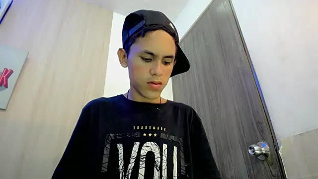 Asher_athlets Chat XXX live