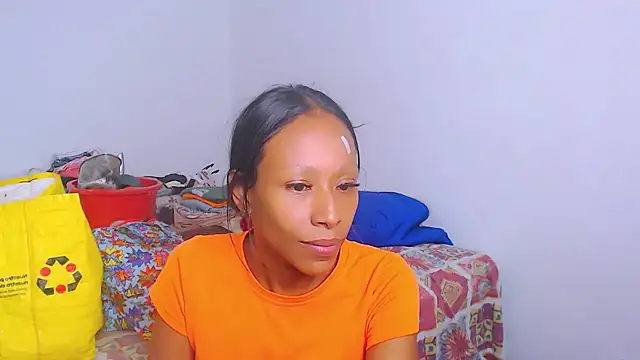 Chat XXX ao vivo de monserrath_bitch_naughty