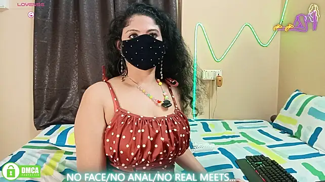 HAZEL_99 - Honey on Boobs & suck 😘😘😝😝