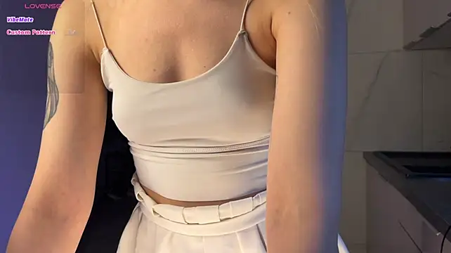 dontouchmyass' Live XXX Chat