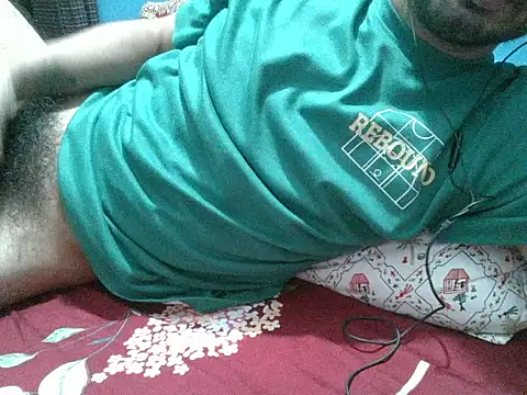 Precumboner Adlı Modelin Canlı XXX Sohbeti