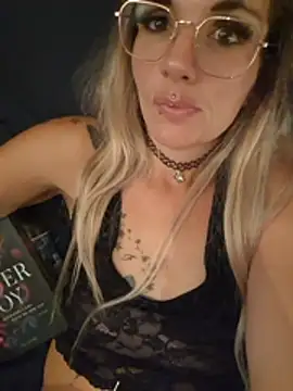 1Cassandra1 Live XXX-chat