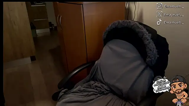 Emanuell__ – Naživo XXX chat