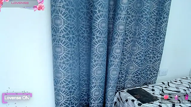 KellyJoness_ Adlı Modelin Canlı XXX Sohbeti