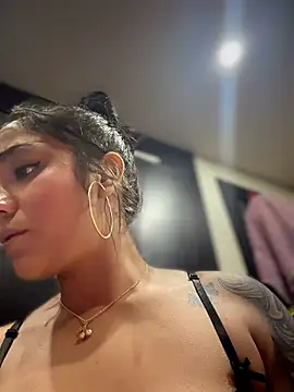 Isabella-Teen's Live XXX Chat