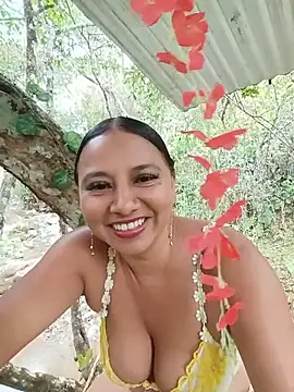 Онлайн чат XXX esmeralda_li