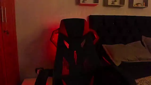 XXX chat uživo modela tyler_hank01