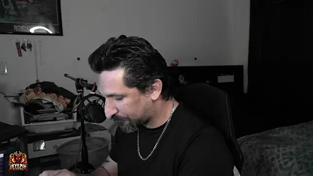 DevilPup75_'s Live XXX Chat