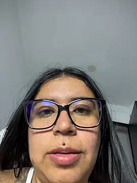 Devilsweet17's Live XXX Chat