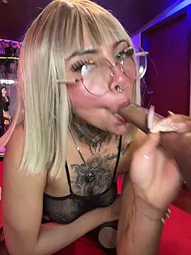 MILU_SLAVE live XXX chat