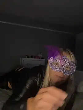 Blondnboujee53 Live XXX-Chat