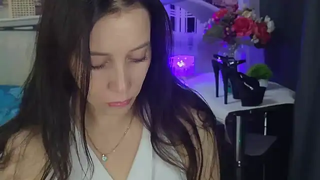 MonicaSweetx Adlı Modelin Canlı XXX Sohbeti