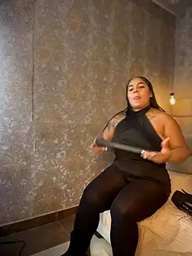 EmilyQueen3x's Live XXX Chat