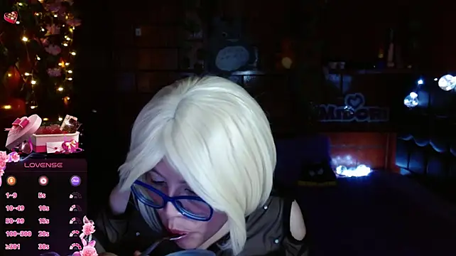 MidoriQuiinn's Live XXX Chat