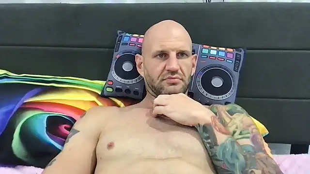 brianomally Live XXX Chat