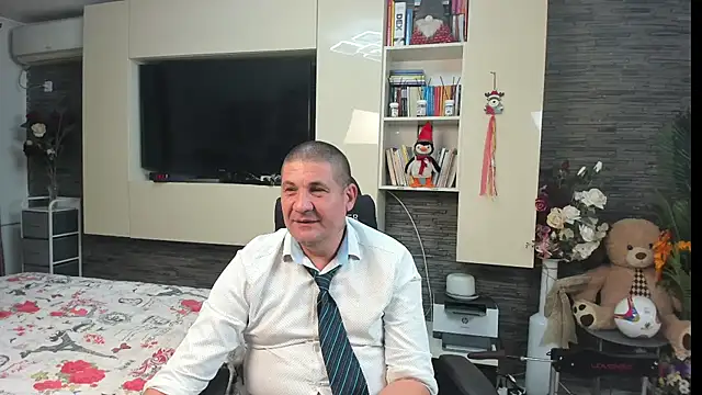 SpartacusDaddy48 live XXX chat