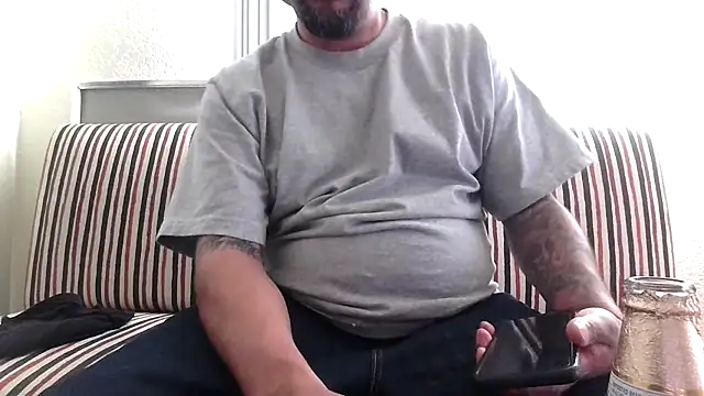 upinyou7n Live XXX chat