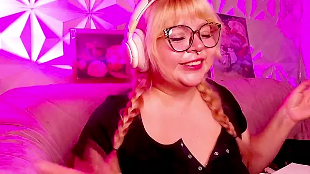 Satyn_doll's Webcam Show