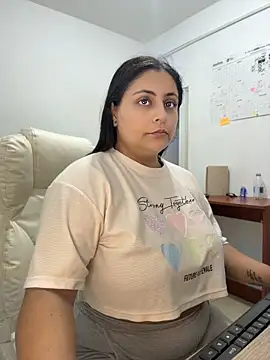 XXX chat uživo modela Angie_e
