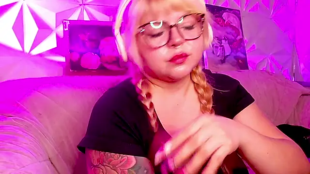 Czat XXX na żywo – Satyn_doll
