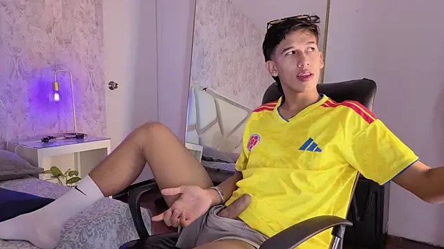 dave_eliot Adlı Modelin Canlı XXX Sohbeti