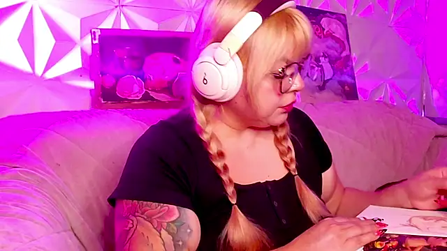 XXX chat uživo modela Satyn_doll