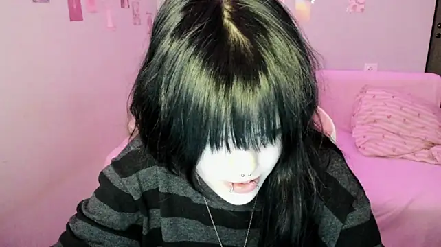 VelvetAlice Live XXX Chat