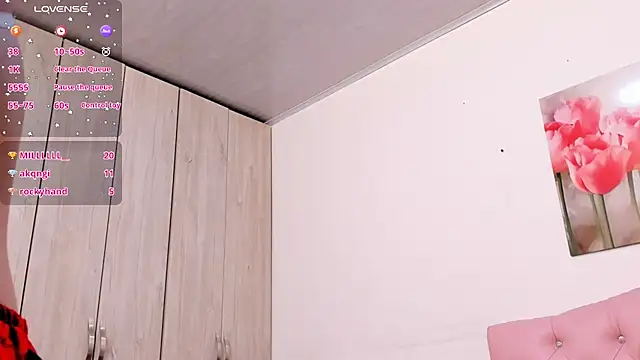 pinky_f00xn Live XXX chat