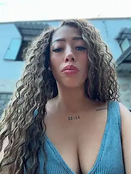 Chat +18 de roxyrougee ao vivo