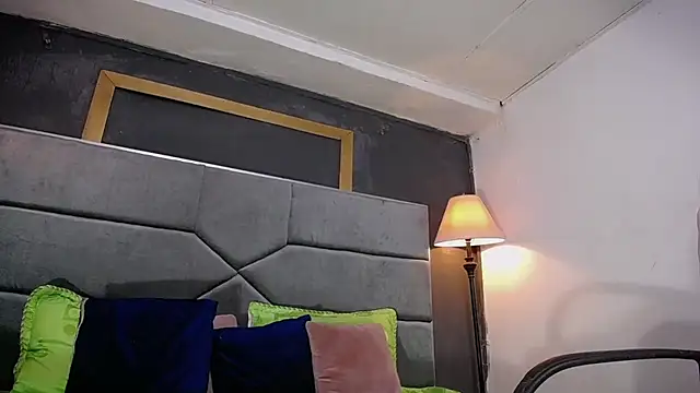 ahinoa_prince Adlı Modelin Canlı XXX Sohbeti