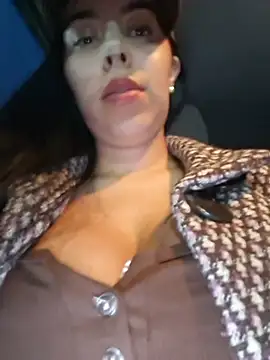 Luianna Adlı Modelin Canlı XXX Sohbeti