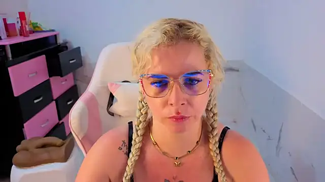 HannaBrave's Live XXX Chat