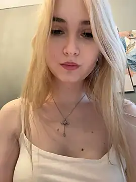 MarlboroWeb live XXX chat