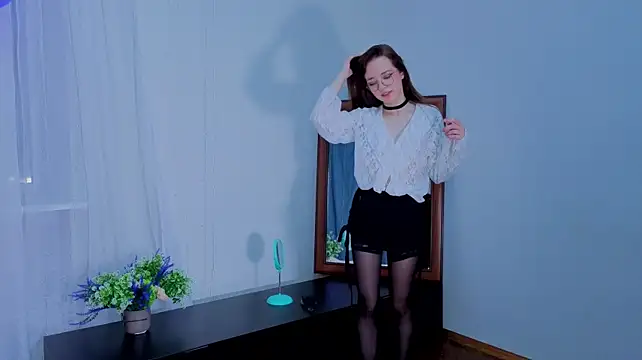 MaribelAntwi XXX чат на живо