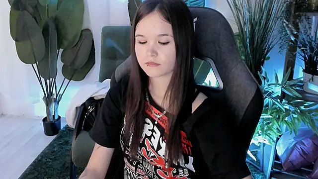 Elainebeness XXX чат на живо