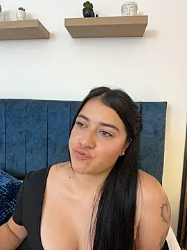 Chat +18 de KallyMyller1 ao vivo