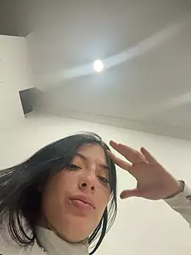 צ'אט XXX בשידור חי של LouisKalima